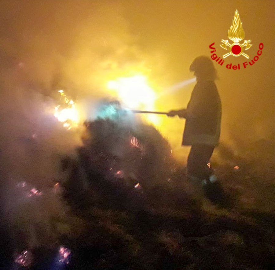 Attentati incendiari nella notte a Ortueri: distrutti due veicoli a distanza di un’ora