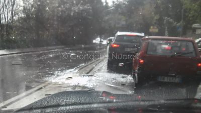 Bomba d'acqua su Nuoro (© Cronache Nuoresi)
