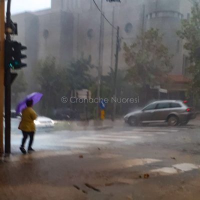 Bomba d'acqua su Nuoro (© Cronache Nuoresi)