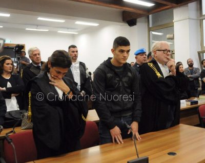 Alberto Cubeddu e gli avvocati Rovelli e Doneddu dopo la sentenza