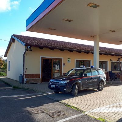 Carabinieri al distributore di Janna 'e ferru