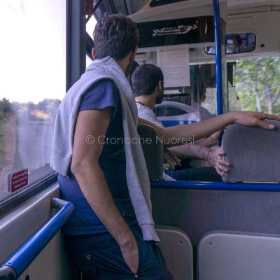 Giovani su un autobus ATP (foto S.Novellu)