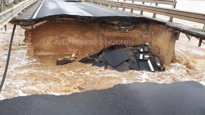 Il ponte crollato sulla Statale 195