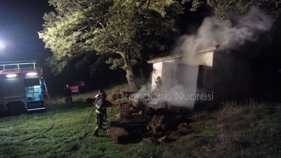 Mamoiada. Incendio in un fienile