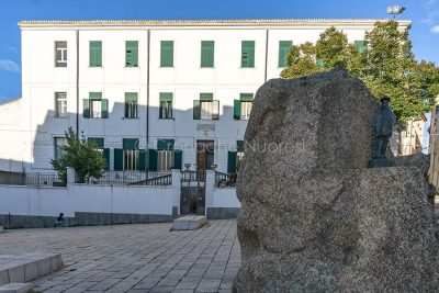 Piazza Satta e la scuola materna Guiso-Gallisai (foto S.Novellu)