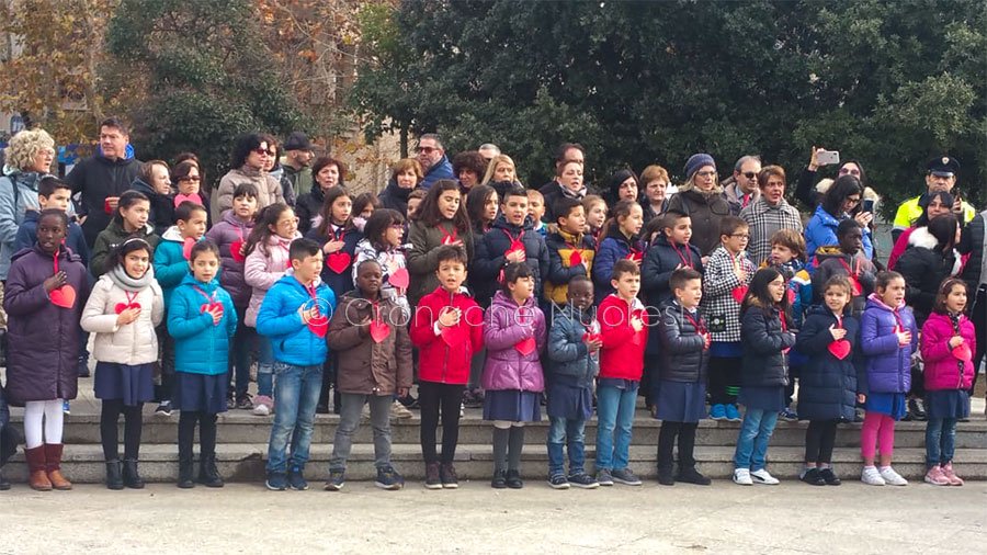Nuoro. “Una panchina rossa” donata dai bambini alle donne vittime di violenza