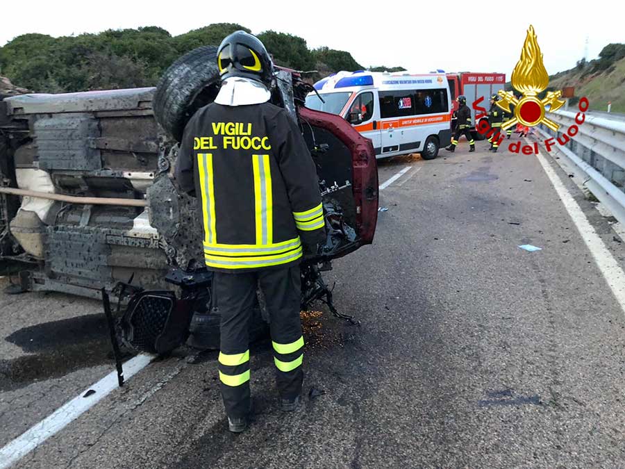 Vigli del fuoco sul luogo dell’incidente