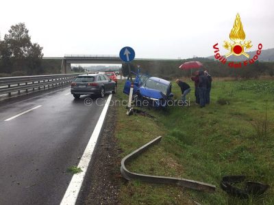 La Opel dopo l'uscita di strada