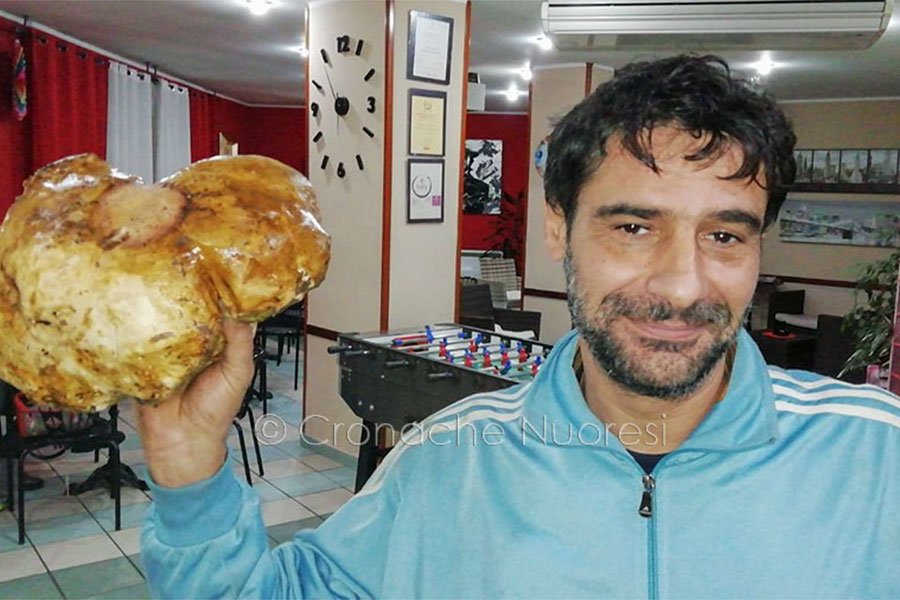 Sarule. Festa  per la raccolta di un porcino da 1,4 kg