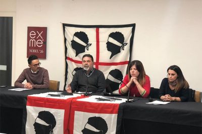 I Sardisti durante l'assemblea cittadina