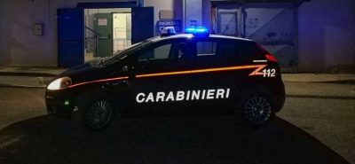 I Carabinieri davanti al supermercato