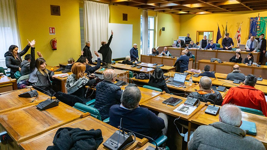 Comuna, sa Maggiorantzia otenet sos votos netzessàrios  pro aprobare sa delibera de controllu de sos contos