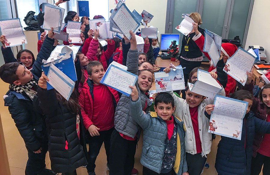 Nuoro. Alle Poste di piazza Crispi una cassetta per le letterine a Babbo Natale