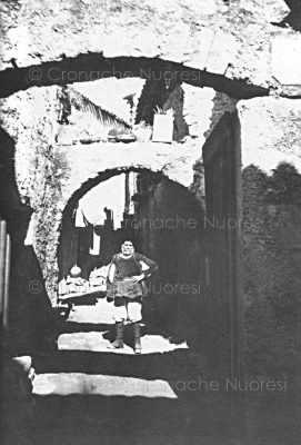 Nuoro, Sa corte de ziu Franziscu Catgiu negli anni '30 (da: S.Enders - G.Masala Dessì,