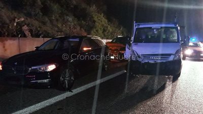 Tre dei mezzi coinvolti nell'incidente