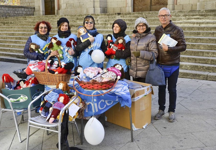 Nuoro. Unicef in piazza per l’adozione delle Pigotte