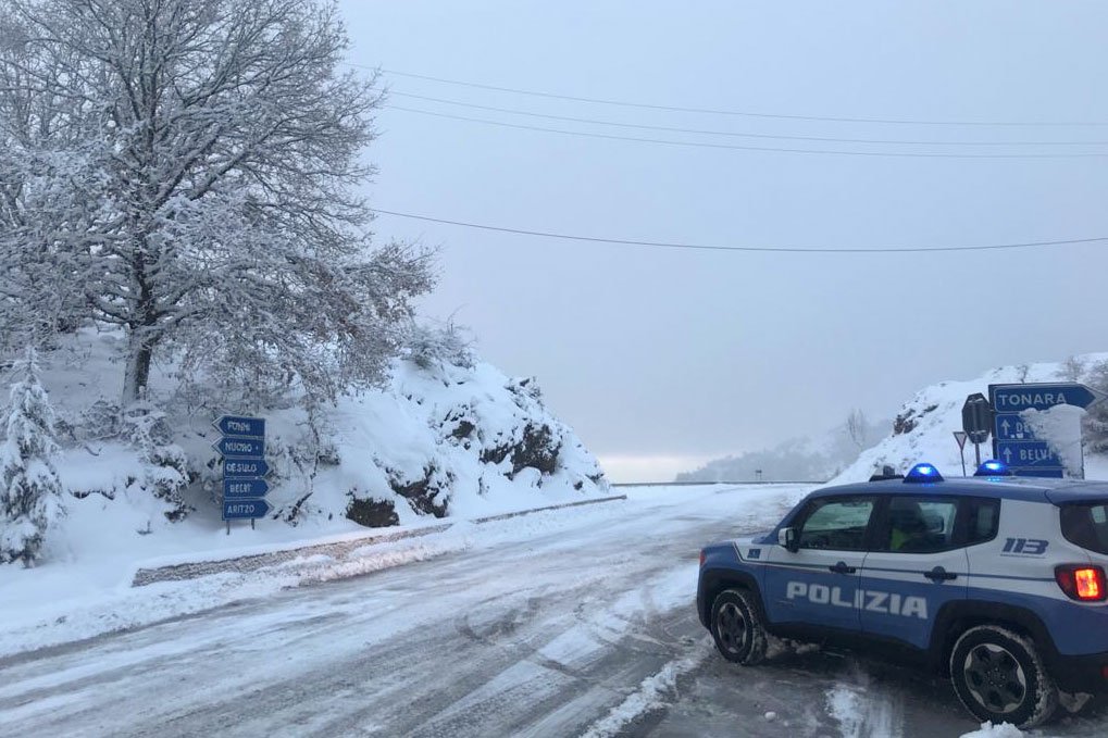 Il passo di Tascusì innevato