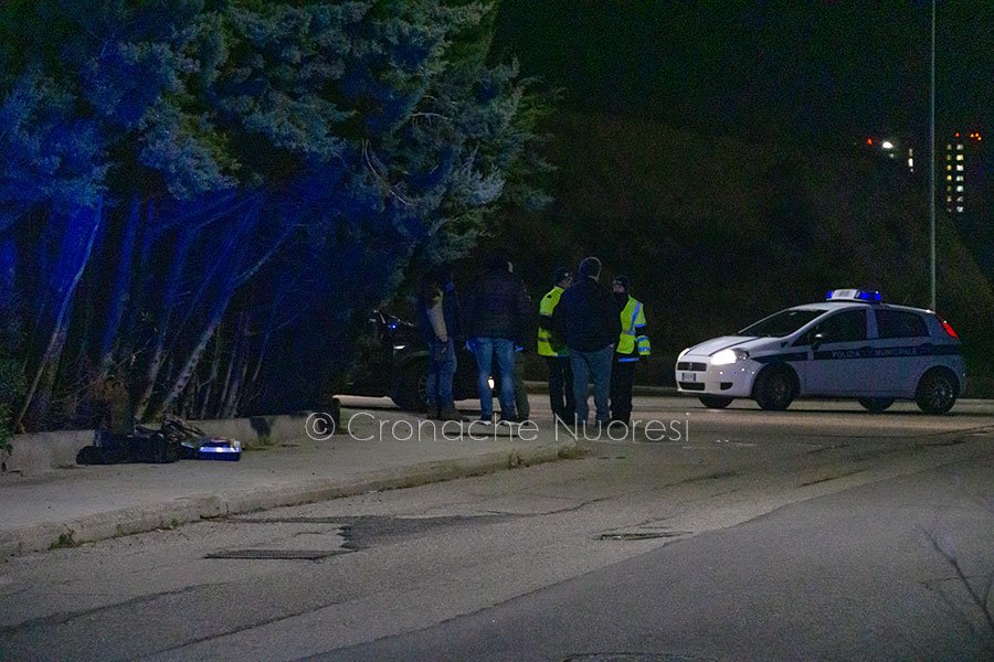 Tragedia a Nuoro. Anziana si accascia sul marciapiede mentre va in chiesa e muore