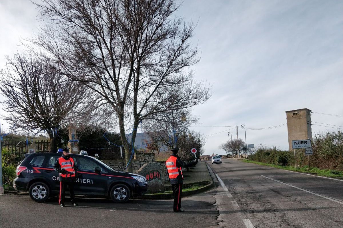 Guida auto con targa estera ma risiede in Sardegna, sanzionato