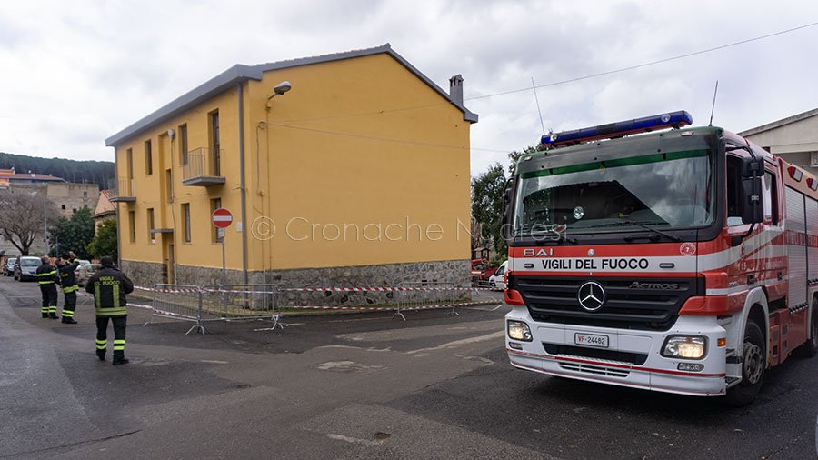 Scano Montiferro. Crolla il tetto di una casa popolare