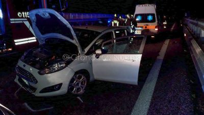 Una delle auto coinvolte nell'incidente sulla 131