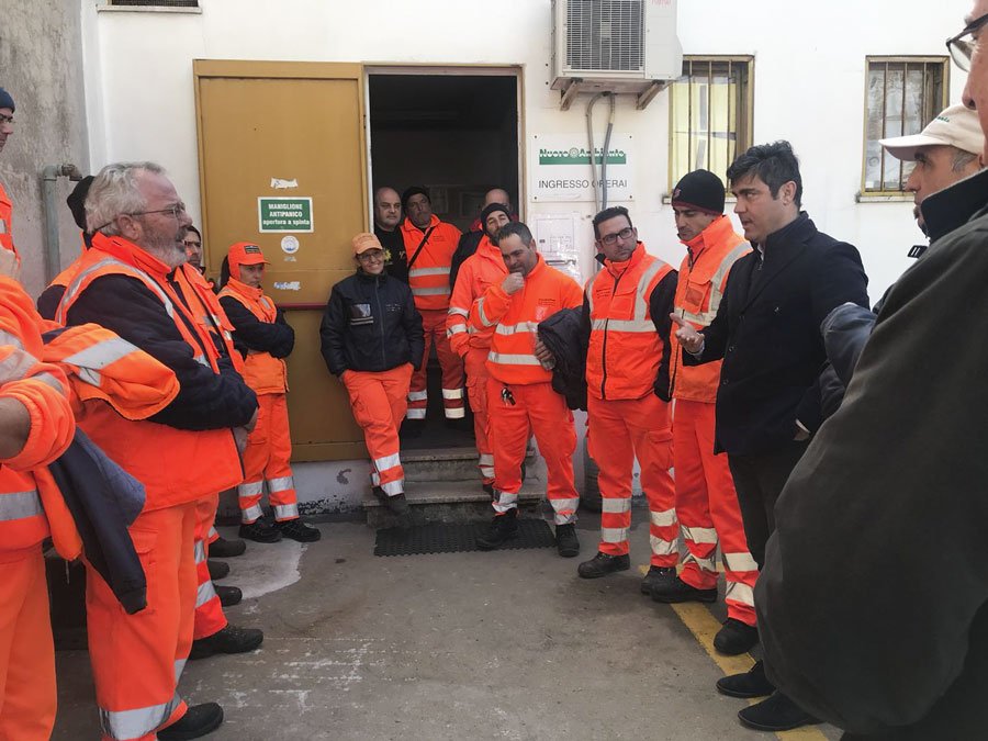 Nuoro. Il sindaco Andrea Soddu visita i locali della nuova società che gestisce i rifiuti