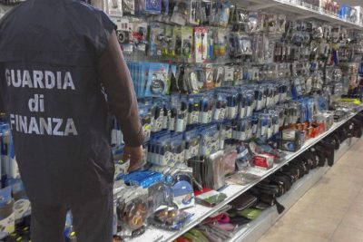 Prodotti sequestrati dalla GDF