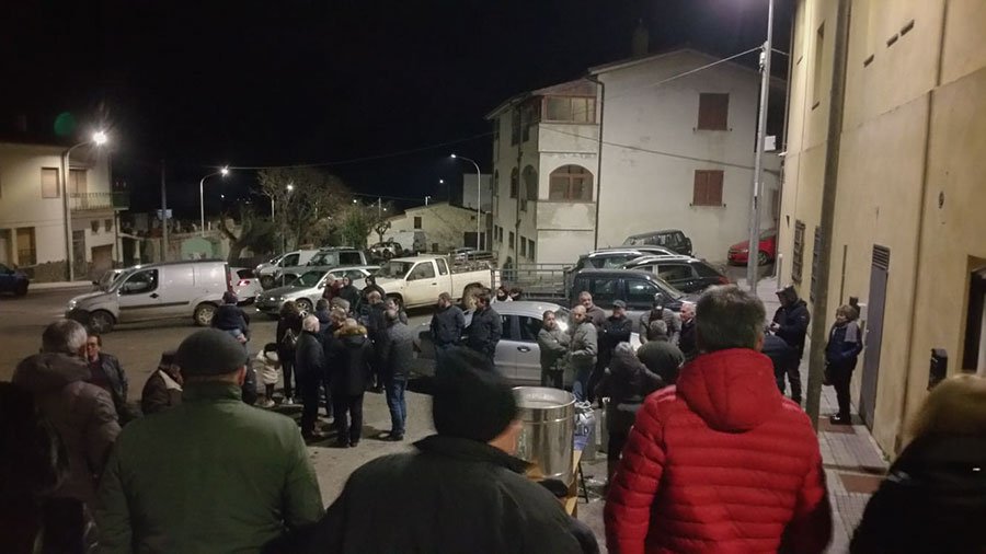 Guerra del latte. A Bortigali manifestazione e dibattito sulle problematiche dei pastori