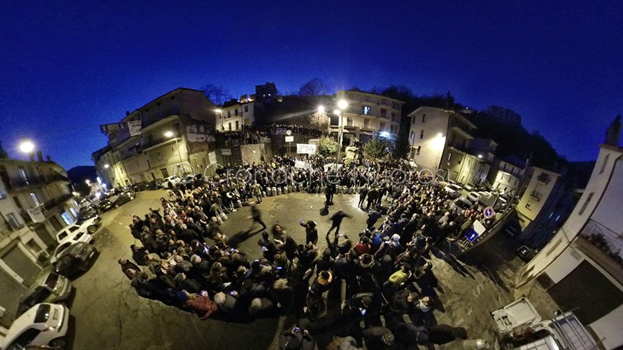 Guerra del latte. La protesta dei pastori di Desulo – VIDEO