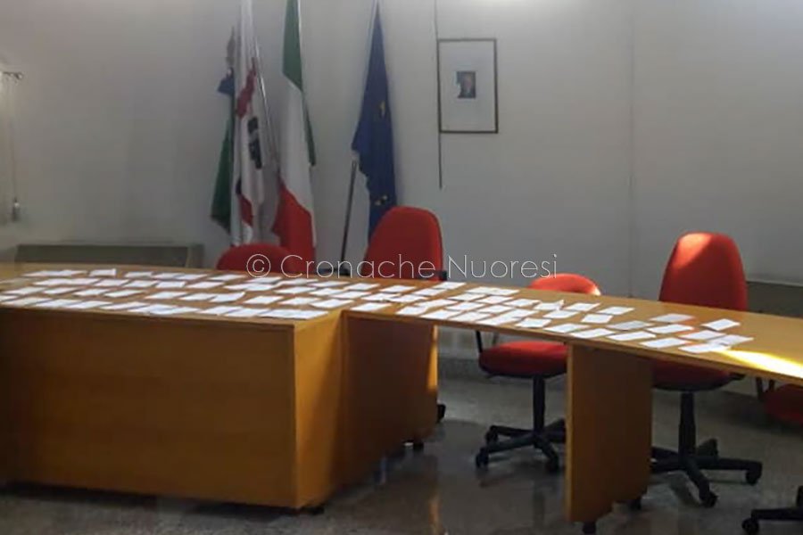 Scano Montiferro, schede elettorali restituite al Comune per protesta contro il prezzo del latte