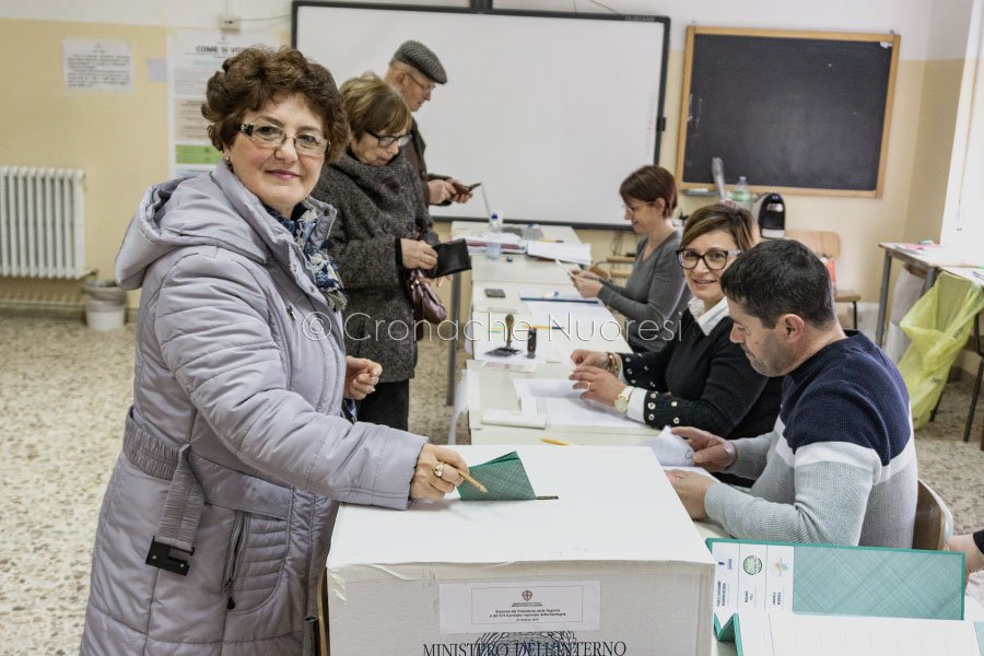 Regionali 2019. Alle 12,00 ha votato il 16,74% degli elettori. A Nuoro poco più del 20%