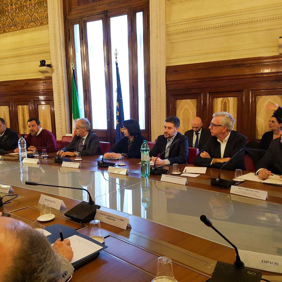 Guerra del latte. Pigliaru al Viminale: “le trattative devono proseguire a Cagliari”