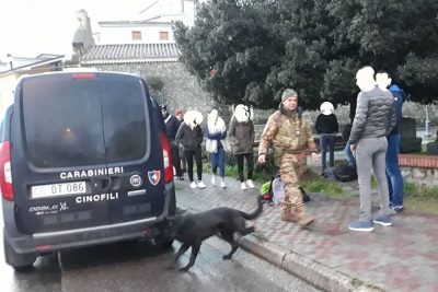 Un momento dei controlli dei Carabinieri a Orgosolo