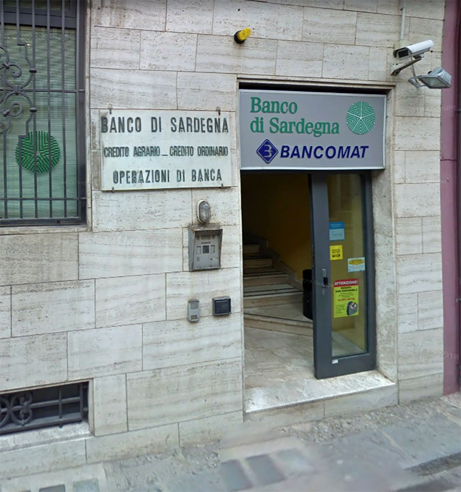 Assalto armato al Banco di Sardegna di Cuglieri: rapinatori in fuga