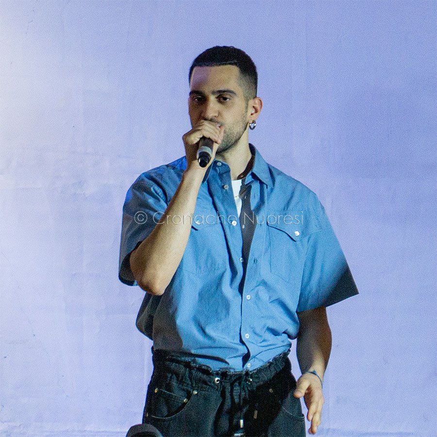 Mahmood a Prato Sardo (© foto Cronache Nuoresi)