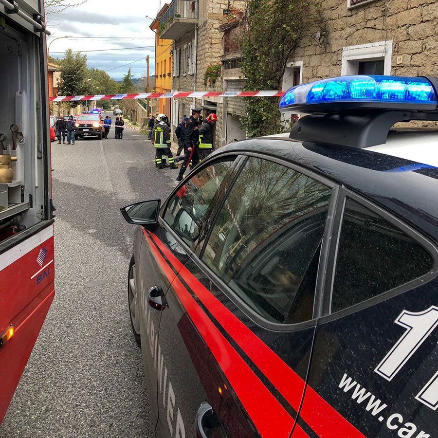Una fuga di gas e l’esplosione al piano terra di un’abitazione