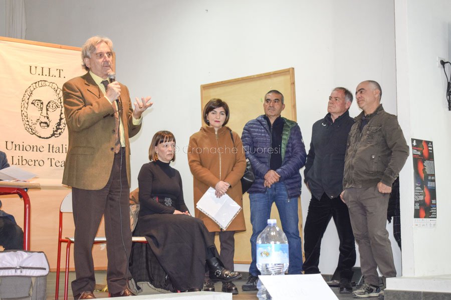 Oliena. Teatro e pastori uniti nella vertenza del latte durante l’assemblea della U.I.L.T