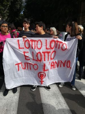 Studenti al Corteo di Non una di Meno (f.Beatrice Puxeddu)
