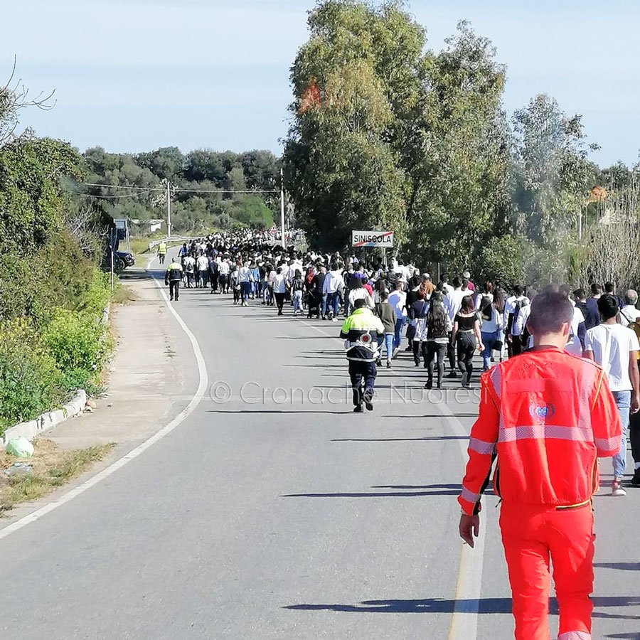 Siniscola. Dolore e rabbia per la morte di Emanuele: “basta croci sulla Sp3”