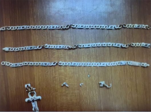 alcuni dei gioielli rubati