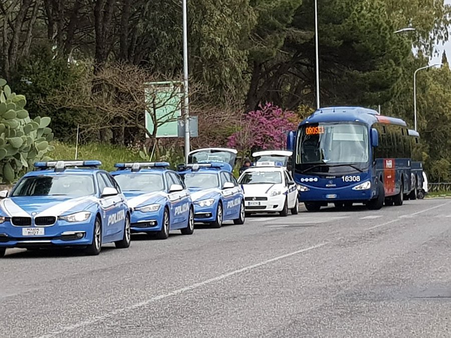 Maxi posto di blocco per i pullman di linea: scattano sanzioni per autisti  e dispositivi