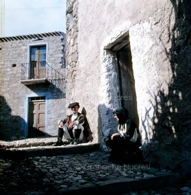 Marianne Sin-Pfältzer, Oliena, anni Cinquanta (© Ilisso Edizioni/Archivio Sin-Pfältzer