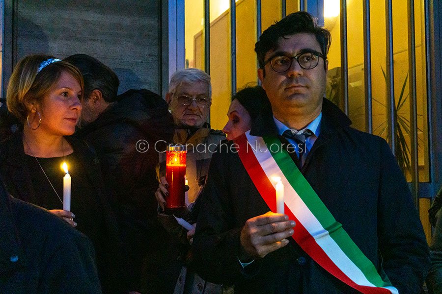 Nuoro condanna il femminicidio (foto S.Novellu)