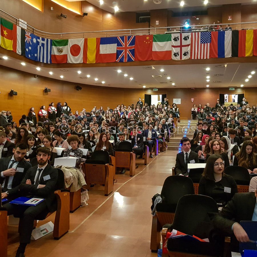 Nuoro, Simulazione ONU 2019: la Liceo Fermi si è discusso di cybercrimine e armi