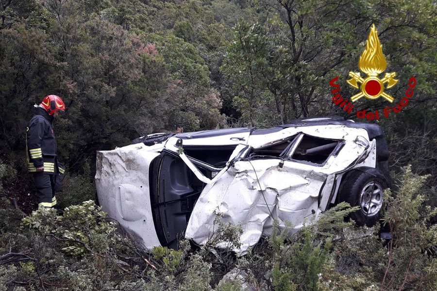 Agricoltore perde la vita precipitando con l’auto in una scarpata
