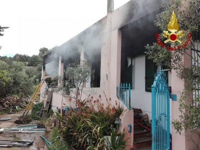 I VVFF sul luogo dell'incendio