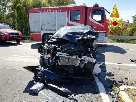 La Renault Clio dopo lo schianto