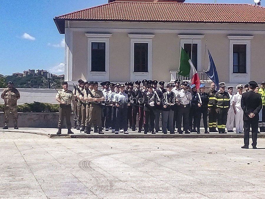 Nuoro celebra la festa della Repubblica con le onorificenze ai deportati e alle vittime del terrorismo