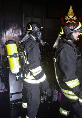 I Vigili del fuoco sul luogo dell'incendio
