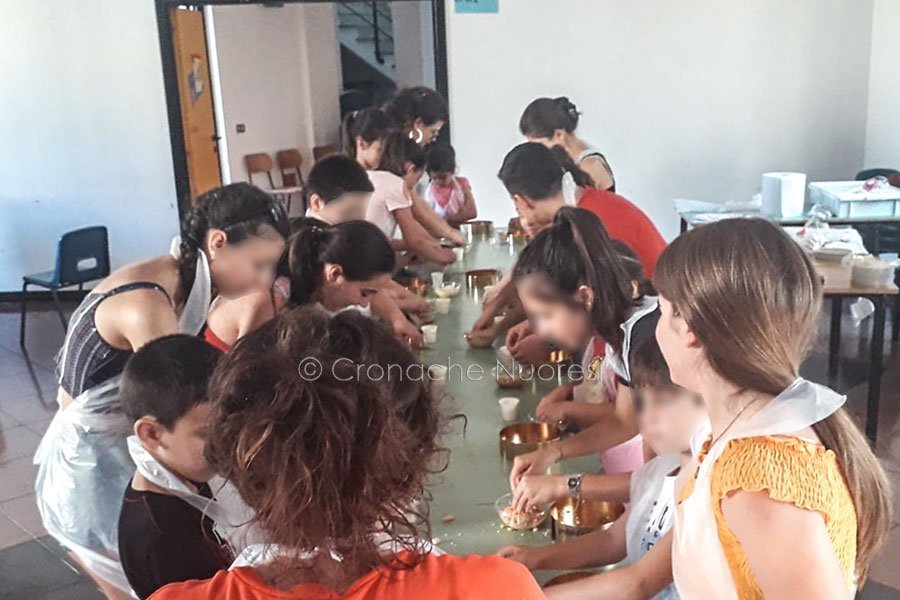 Laboratorio per bambini di preparazione dei dolci al Sacro Cuore